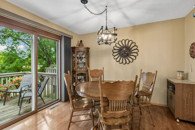 10295 Arrowwood Drive, Eden Prairie, MN 55347