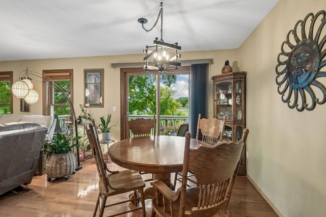 10295 Arrowwood Drive, Eden Prairie, MN 55347