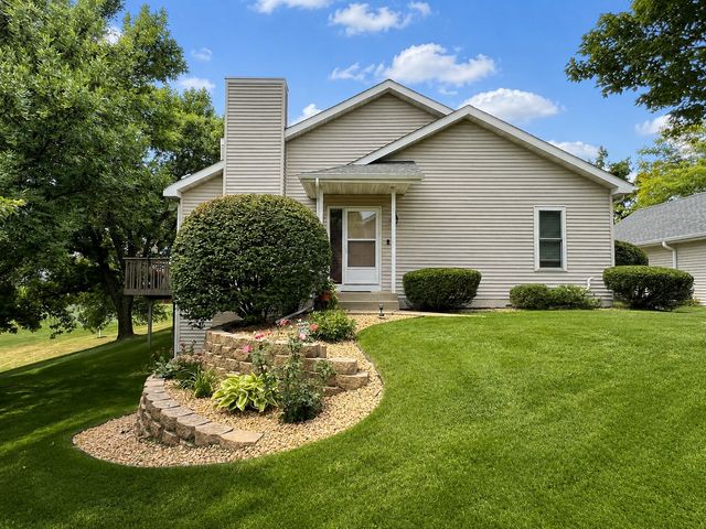 10295 Arrowwood Drive, Eden Prairie, MN 55347