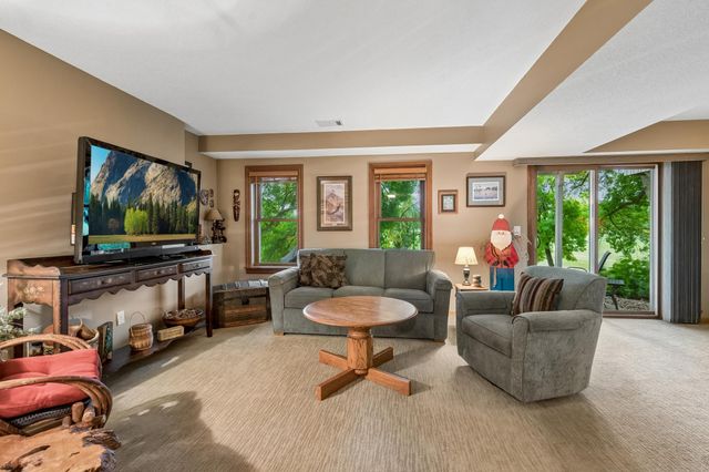 10295 Arrowwood Drive, Eden Prairie, MN 55347