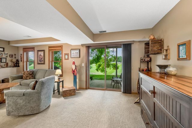 10295 Arrowwood Drive, Eden Prairie, MN 55347