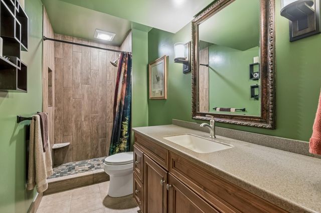 10295 Arrowwood Drive, Eden Prairie, MN 55347