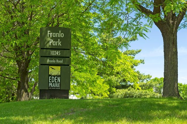 10295 Arrowwood Drive, Eden Prairie, MN 55347