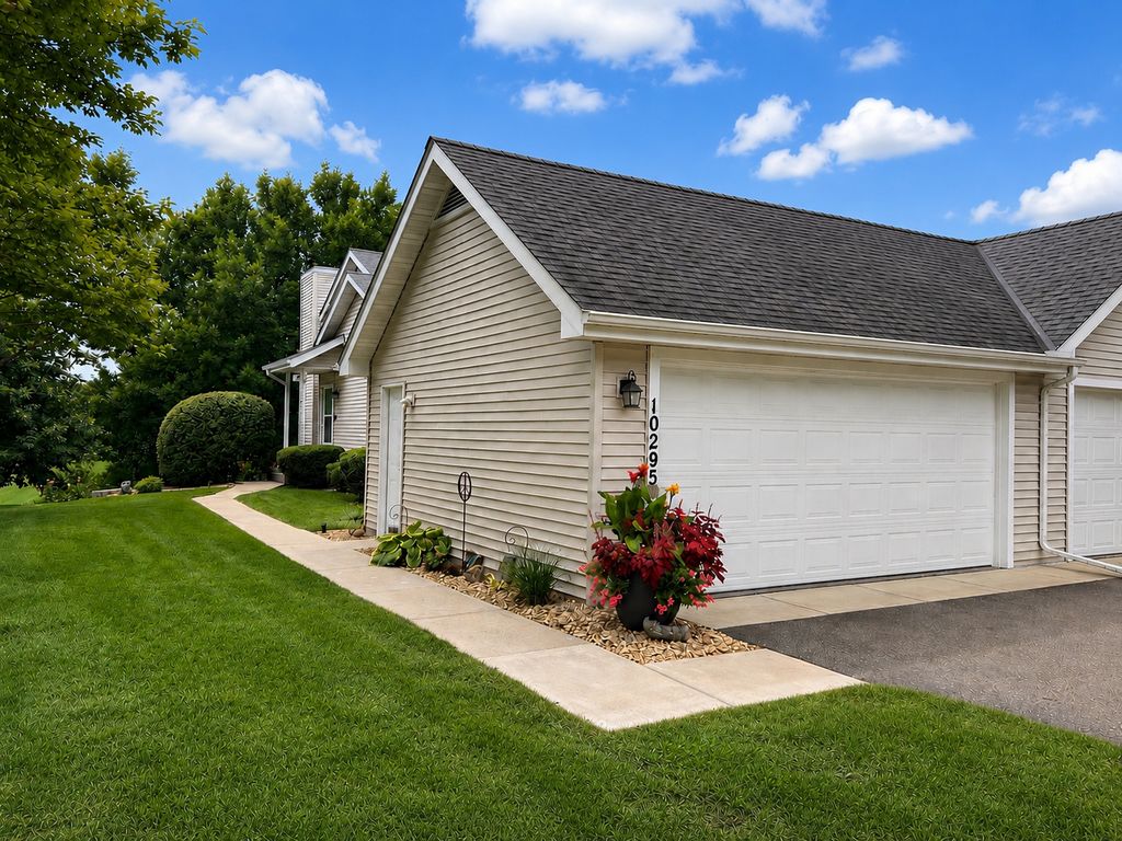 10295 Arrowwood Drive, Eden Prairie, MN 55347 — photo 5