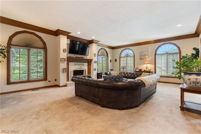 5205 Foxchase Avenue NW, Canton, OH 44718
