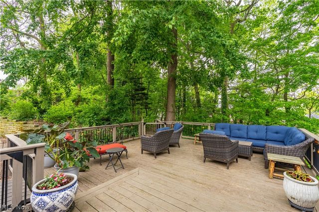 5205 Foxchase Avenue NW, Canton, OH 44718