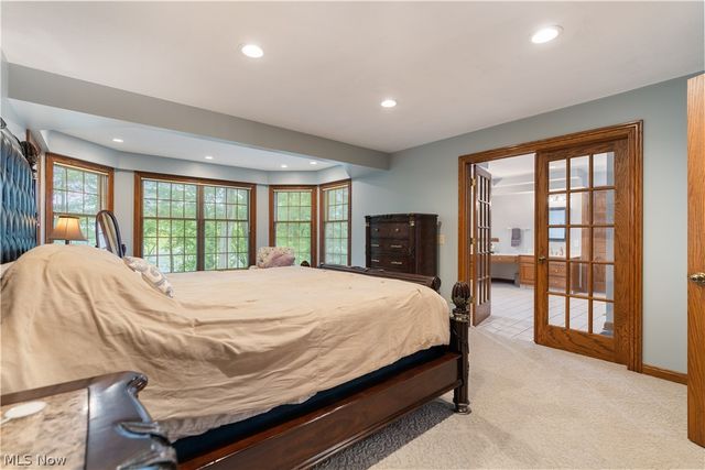5205 Foxchase Avenue NW, Canton, OH 44718