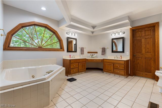 5205 Foxchase Avenue NW, Canton, OH 44718