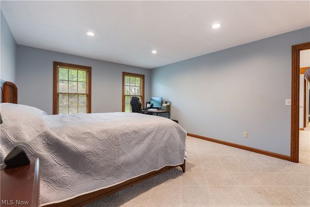 5205 Foxchase Avenue NW, Canton, OH 44718