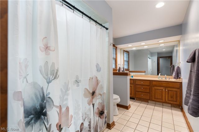 5205 Foxchase Avenue NW, Canton, OH 44718