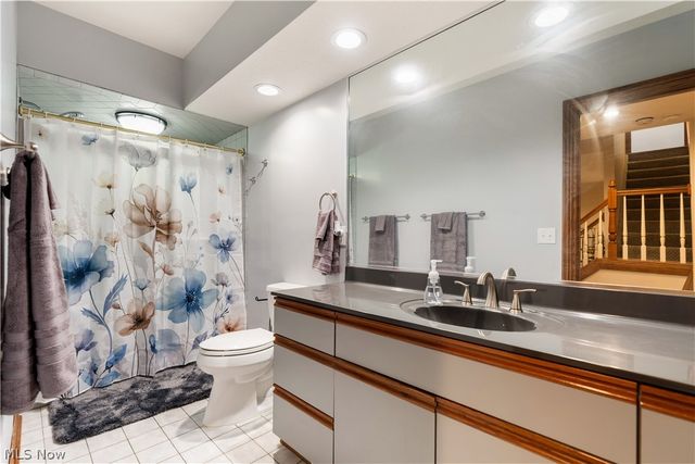 5205 Foxchase Avenue NW, Canton, OH 44718