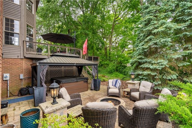 5205 Foxchase Avenue NW, Canton, OH 44718