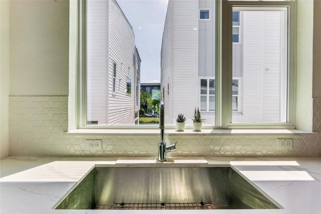 2805 McCurdy ST 14, Austin, TX 78723