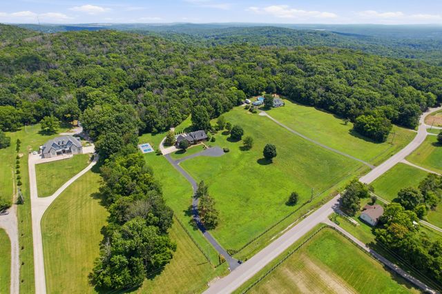 2946 Beulah Church Rd, Arrington, TN 37014