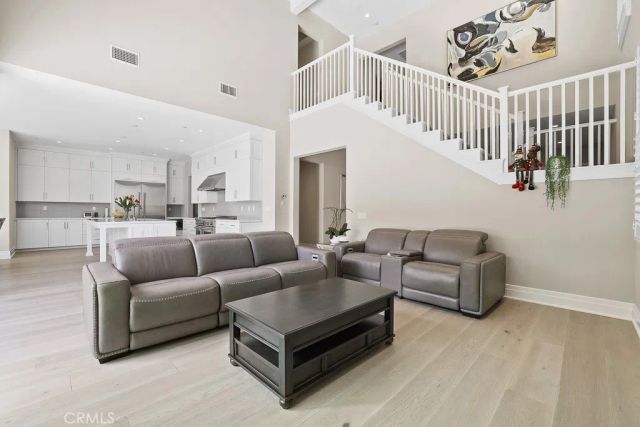 149 Roscomare, Irvine, CA 92602