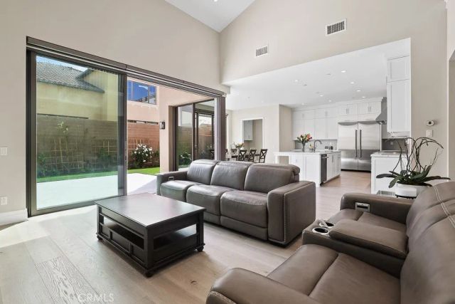 149 Roscomare, Irvine, CA 92602