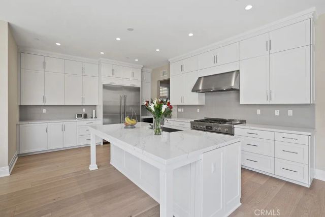 149 Roscomare, Irvine, CA 92602