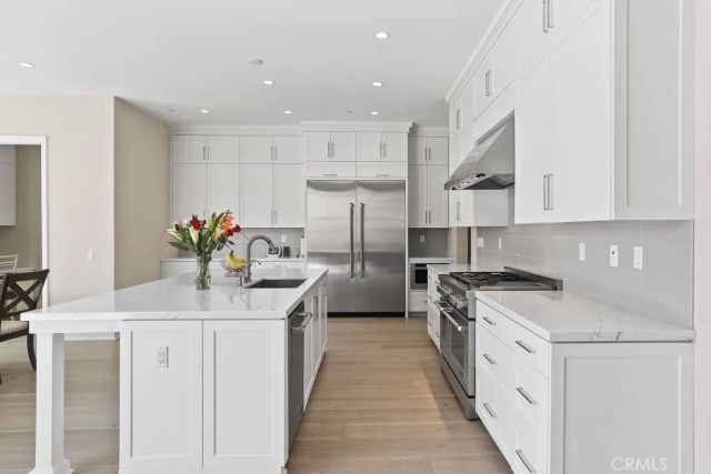 149 Roscomare, Irvine, CA 92602