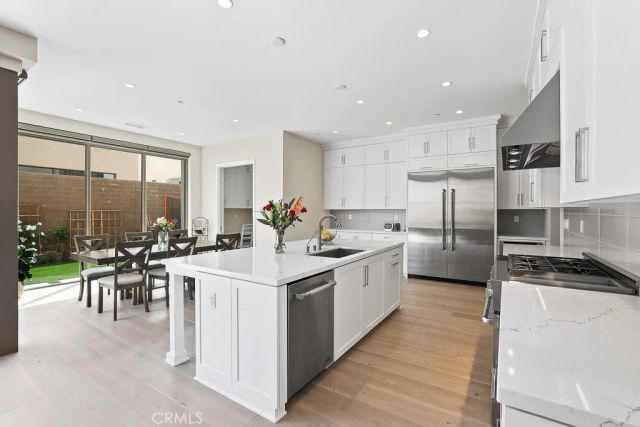149 Roscomare, Irvine, CA 92602