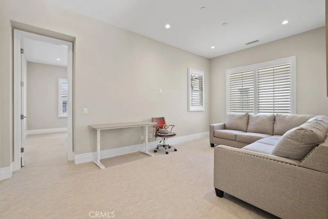 149 Roscomare, Irvine, CA 92602