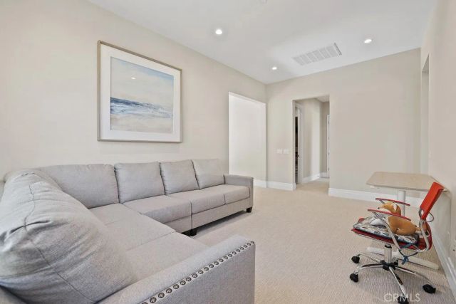 149 Roscomare, Irvine, CA 92602