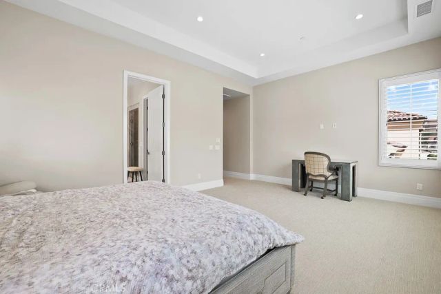 149 Roscomare, Irvine, CA 92602