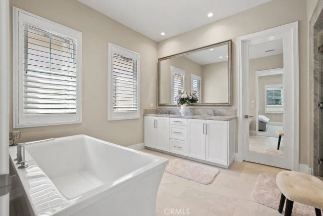 149 Roscomare, Irvine, CA 92602