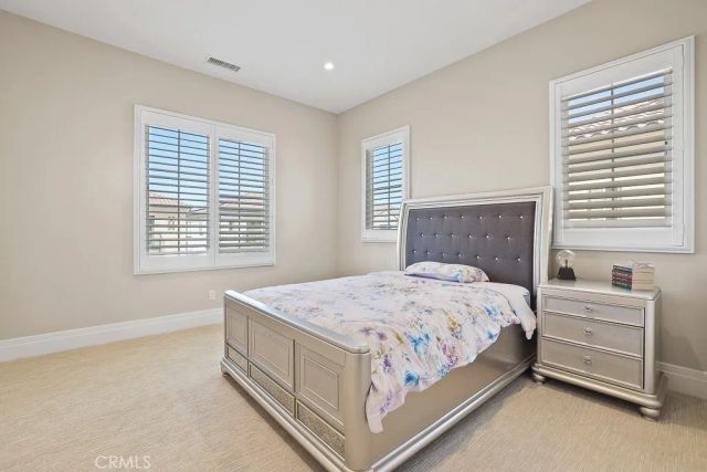 149 Roscomare, Irvine, CA 92602