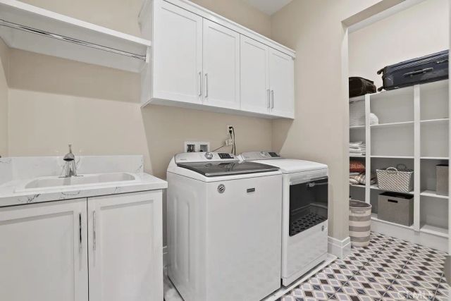 149 Roscomare, Irvine, CA 92602