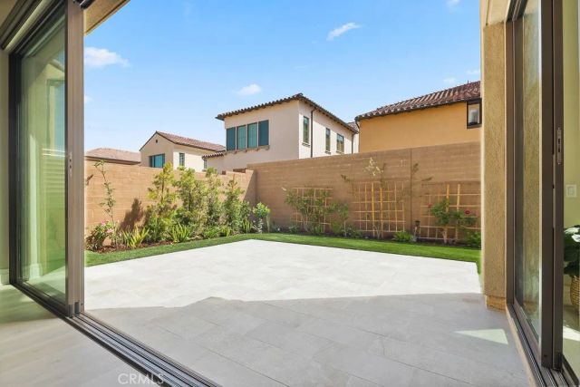 149 Roscomare, Irvine, CA 92602