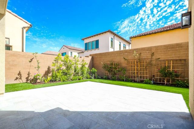 149 Roscomare, Irvine, CA 92602