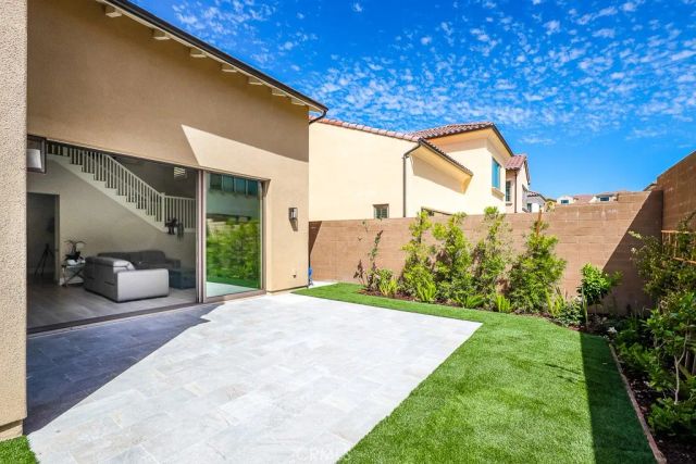 149 Roscomare, Irvine, CA 92602