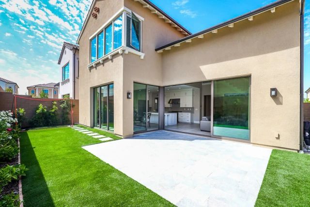 149 Roscomare, Irvine, CA 92602