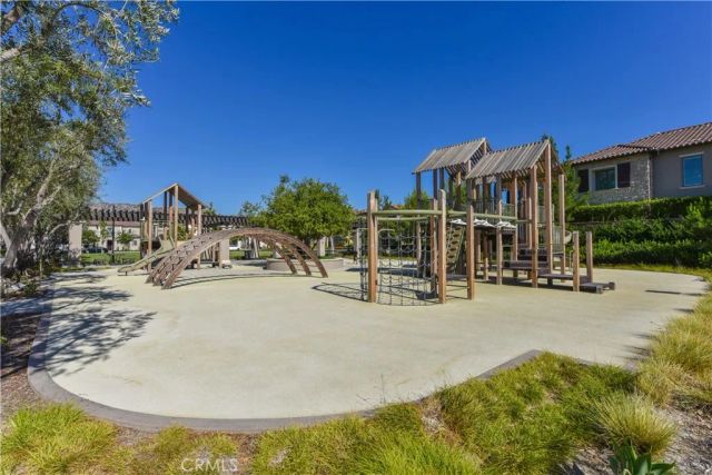 149 Roscomare, Irvine, CA 92602