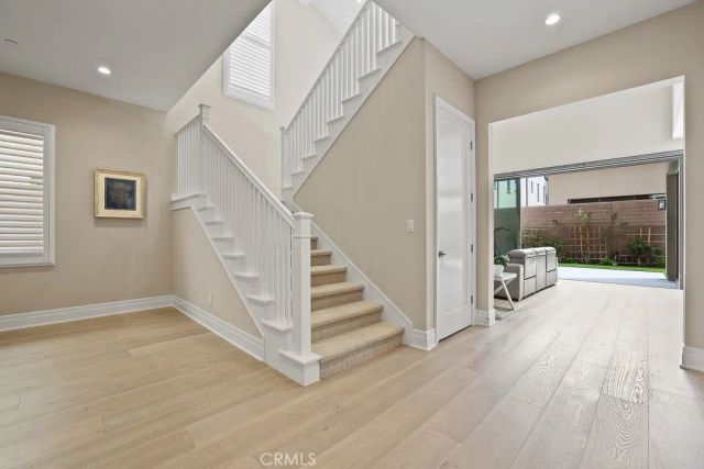 149 Roscomare, Irvine, CA 92602