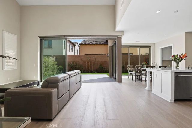 149 Roscomare, Irvine, CA 92602