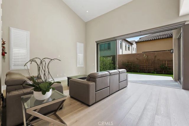 149 Roscomare, Irvine, CA 92602