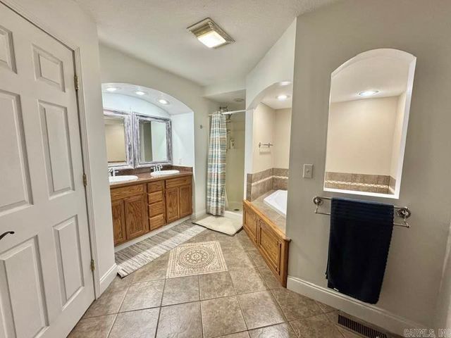 1013 Shipman Drive, Mountain View, AR 72560