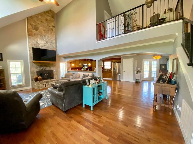 1013 Shipman Drive, Mountain View, AR 72560
