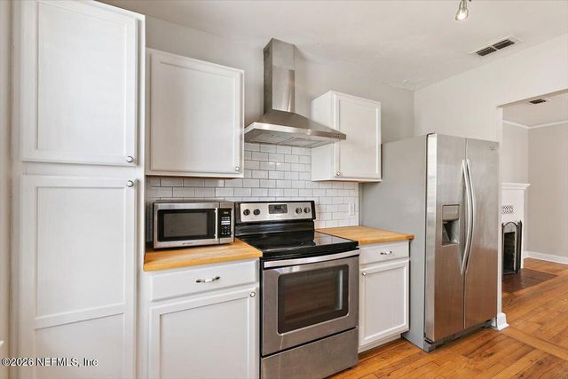 2125 ARCADIA Place, Jacksonville, FL 32207