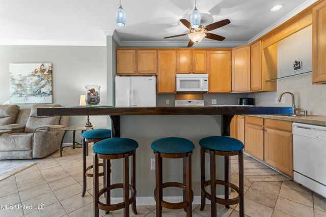 1515 E Beach Boulevard, 105, Pass Christian, MS 39571