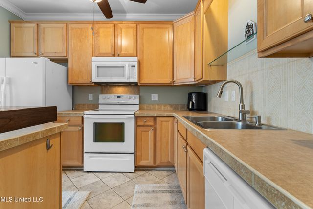 1515 E Beach Boulevard, 105, Pass Christian, MS 39571