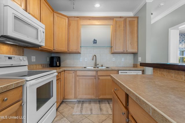 1515 E Beach Boulevard, 105, Pass Christian, MS 39571