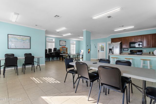 1515 E Beach Boulevard, 105, Pass Christian, MS 39571