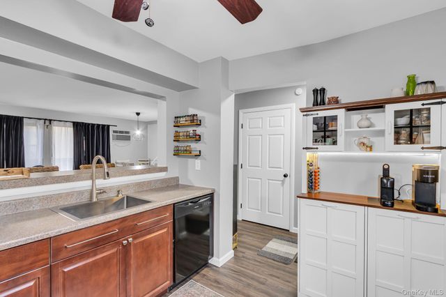 3408 Chelsea Cove S, Hopewell Junction, NY 12533