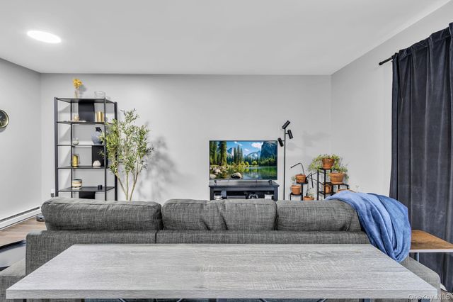 3408 Chelsea Cove S, Hopewell Junction, NY 12533