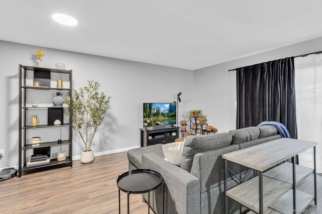 3408 Chelsea Cove S, Hopewell Junction, NY 12533