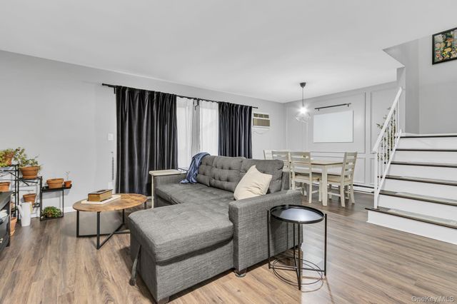 3408 Chelsea Cove S, Hopewell Junction, NY 12533