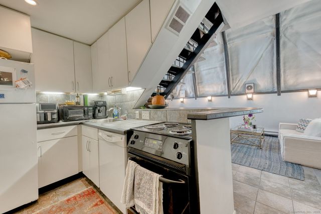 11 Day Road, Cornwall, CT 06754