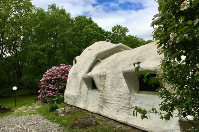 11 Day Road, Cornwall, CT 06754